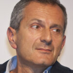 Troppi costi all’università, abbonamenti tagliati