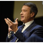 Negoziati con l’Ucraina, chi è l’ex banchiere scelto da Trump per trattare con Putin