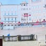 Notte di bombe a Kiev che ha causato almeno 10 morti, Zelensky lascia Dublino per tornare in patria
